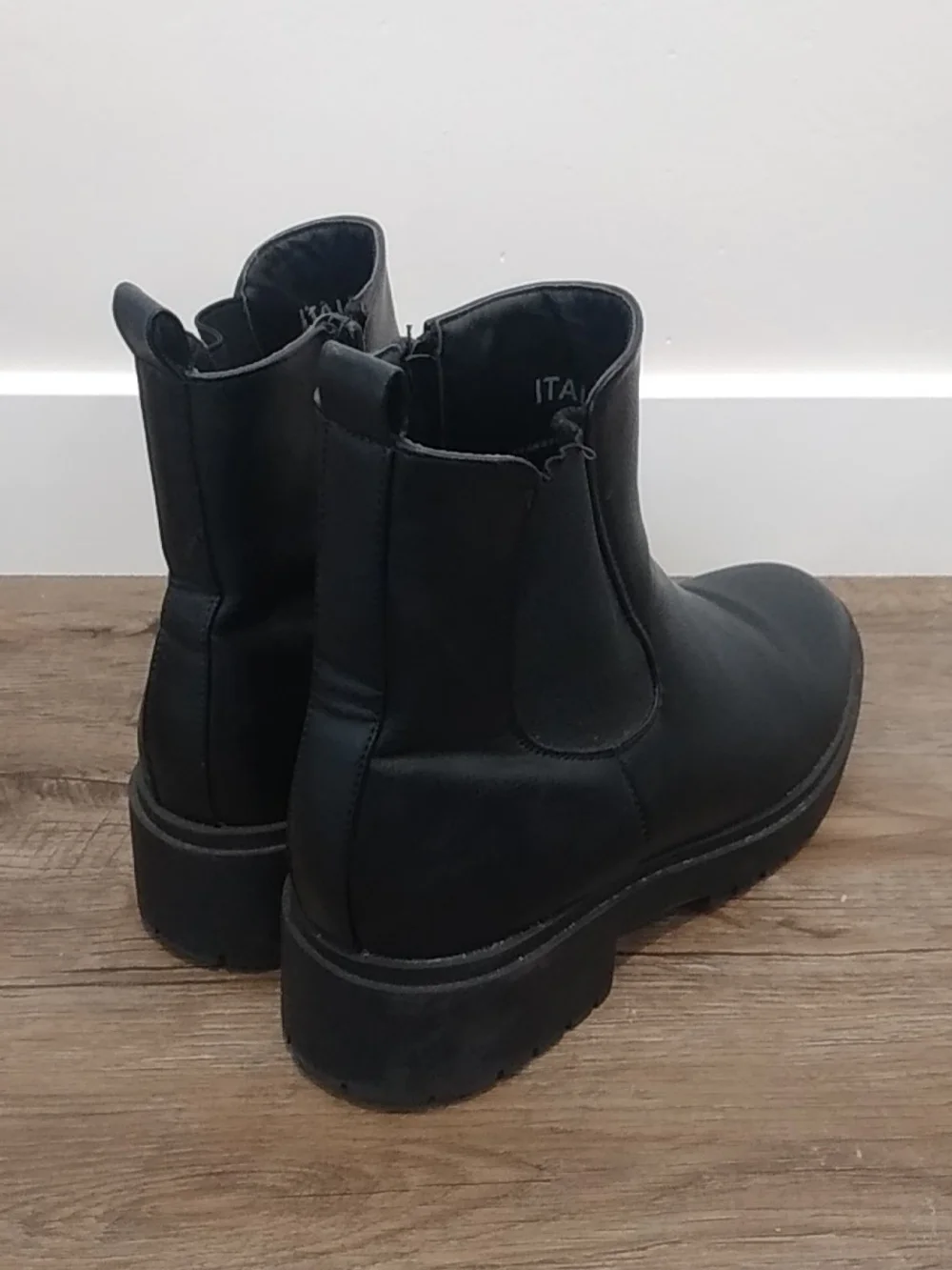 Black Chelsea Platform Ankle Boots, Booties Made In Italy - Women Size 8.5M